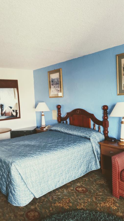Gator Inn Kissimmee Bagian luar foto